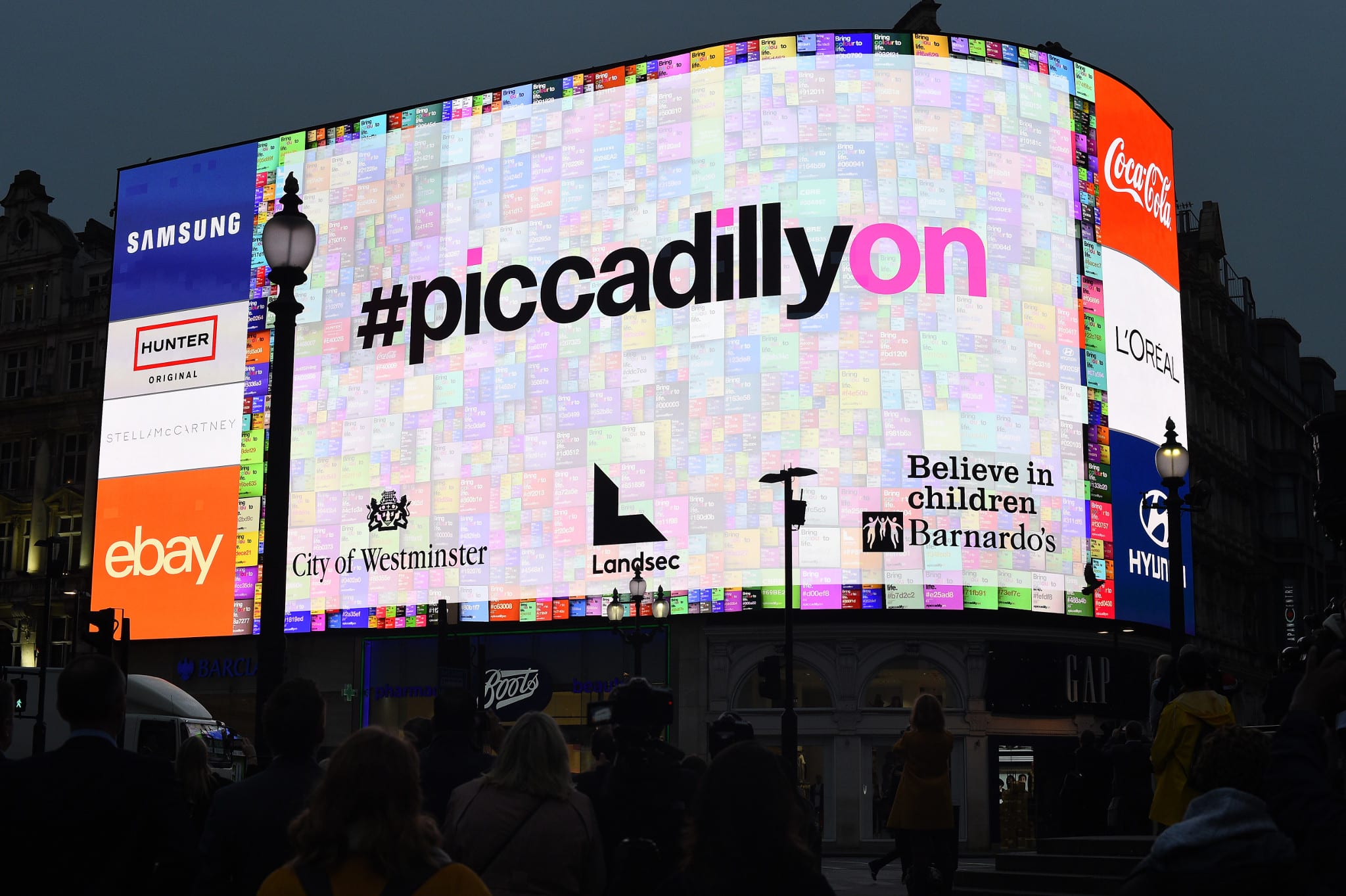 Piccadilly Lights_London_United Kingdom_08 | Billboard Insider™