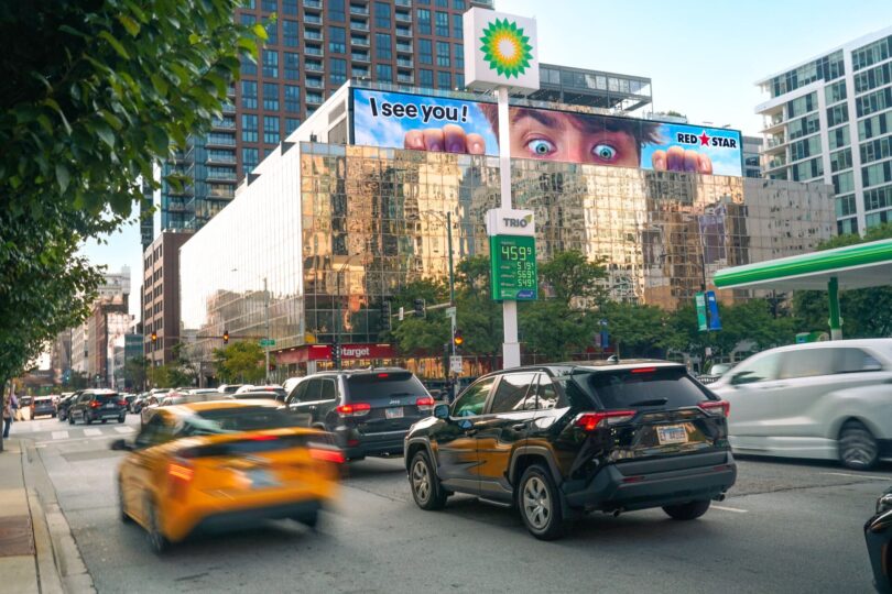 Red Star Outdoor launches Massive Chicago Wallscape